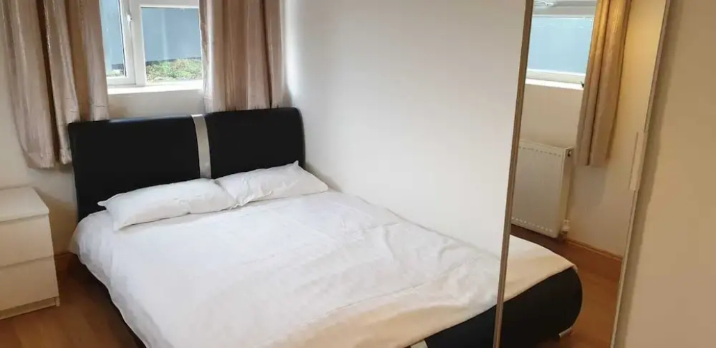 Cromwell Apartment
