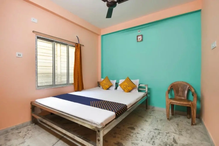 Standard Triple room