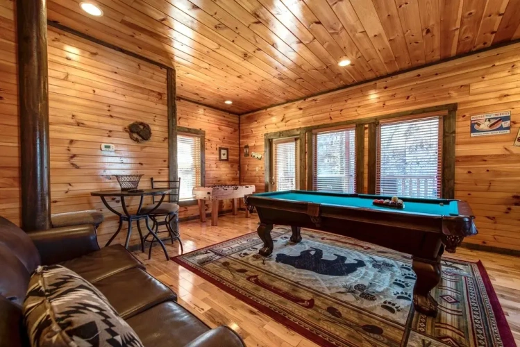 4 Bedrooms Studio