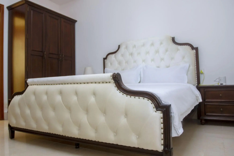Lark Hotel