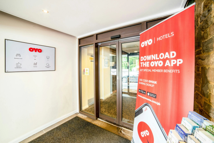 OYO The Bridge House Hotel