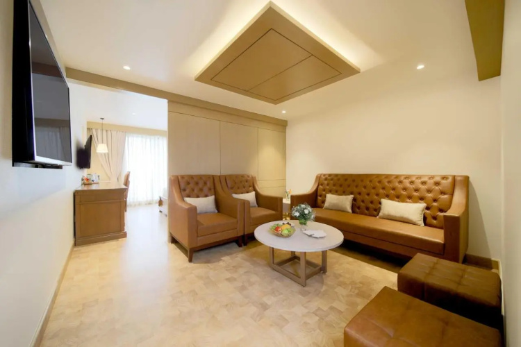 Jade Suites - Luxury Boutique Hotel