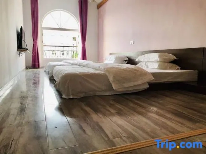 Standard Twin room with harbour view