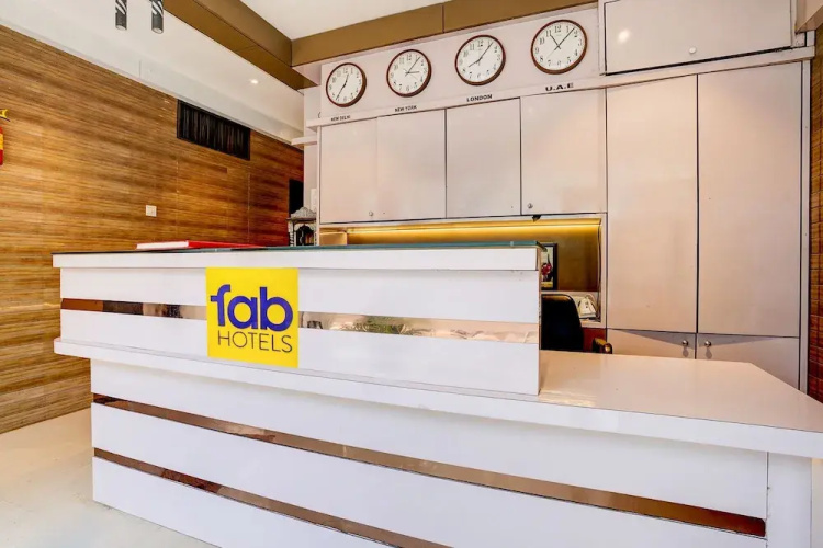 Fabhotel Abrol Suites