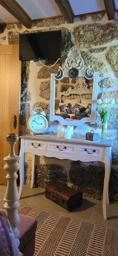 Rustic Retreat country house
