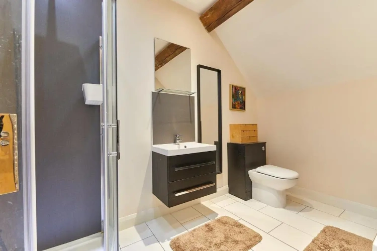 3 Bedrooms Cottage