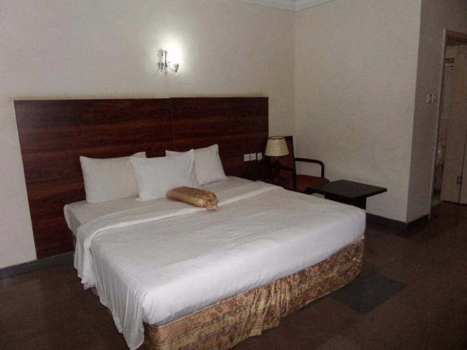 Summit Villas Suites & Apartment