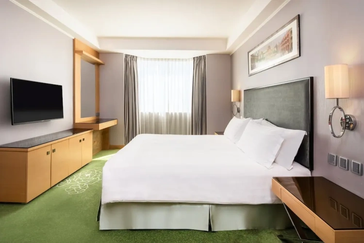 1 Bedroom Lounge Access Suite
