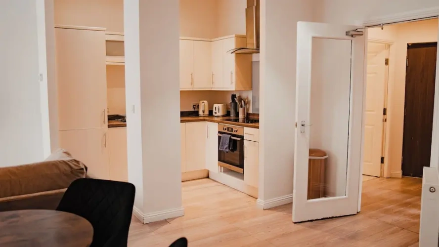 2 Bedrooms Business Apartment