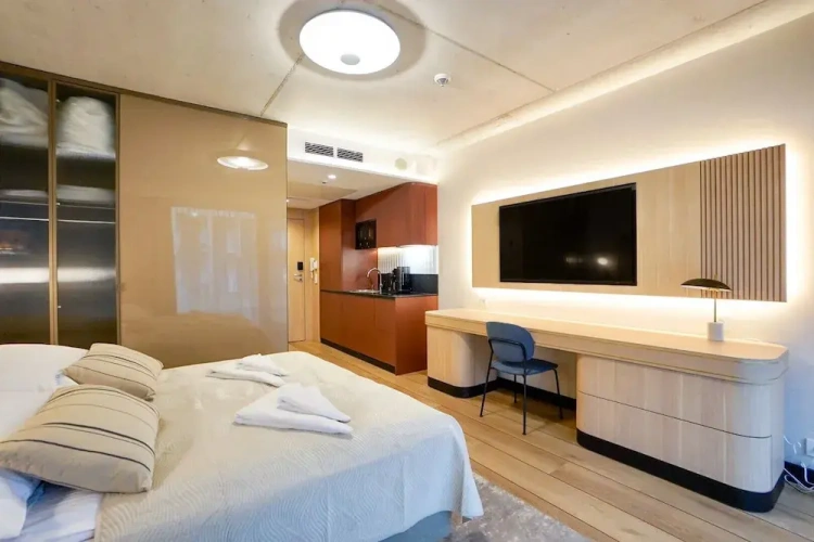 Deluxe Suite
