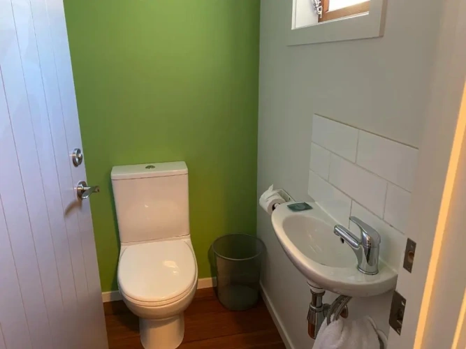 4 Bedrooms Cottage