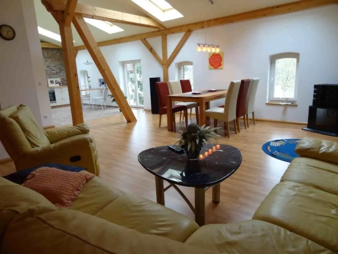 3 Bedrooms Apartment