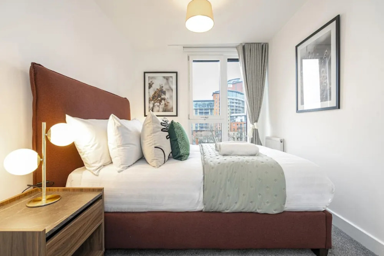 Deluxe Leeds Flat With Views