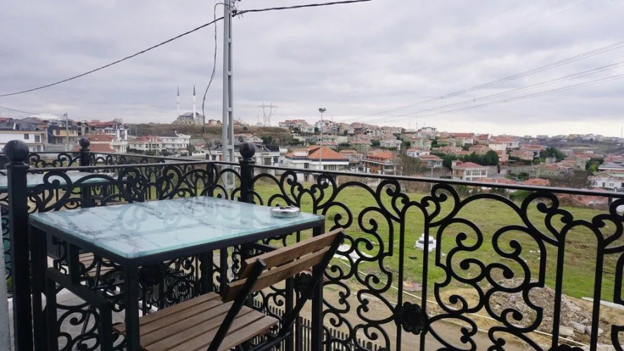 mana airport hotel