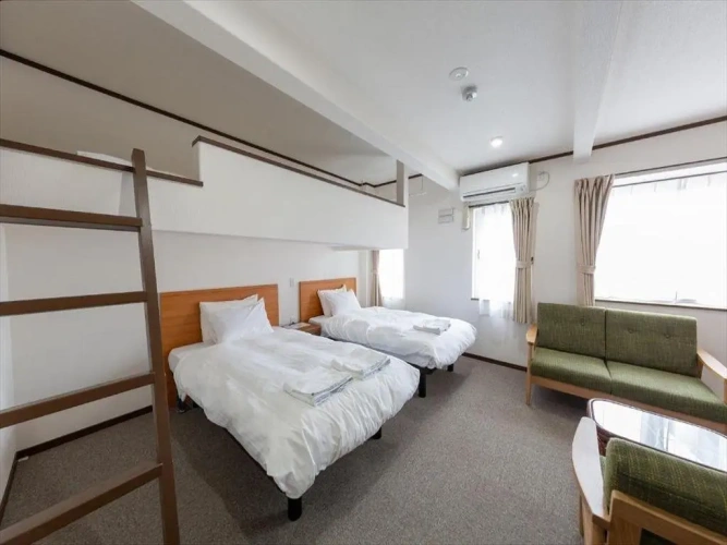 Standard Triple room