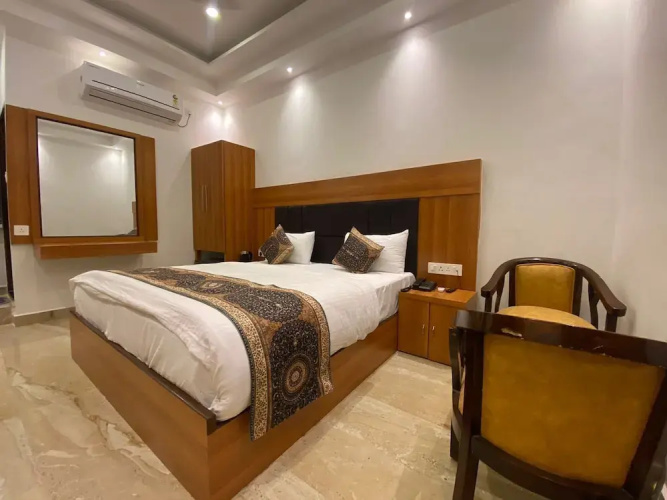 Hotel Varuna Grand