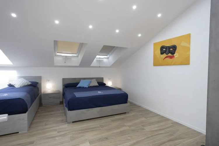 Standard Triple room