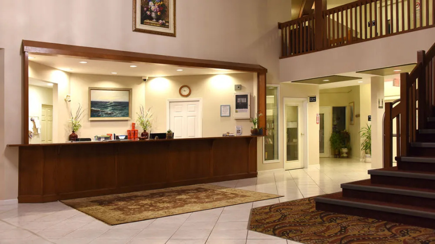 Gibsons Garden Hotel