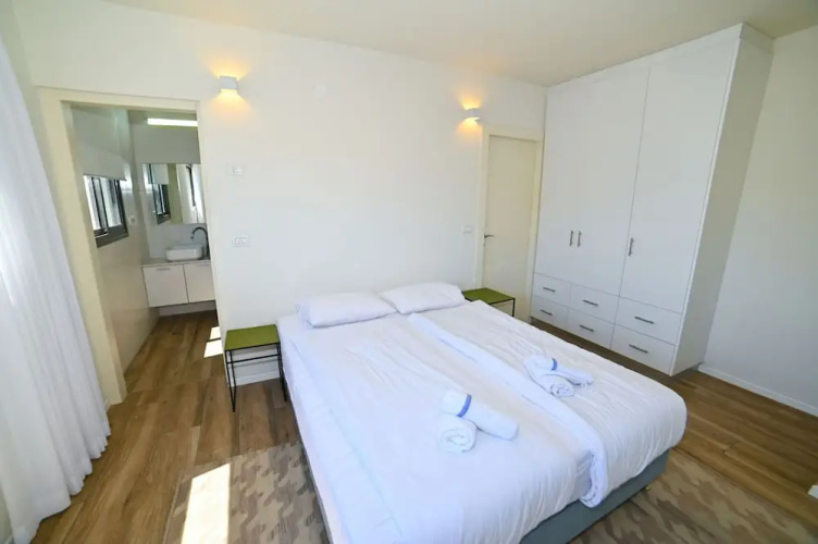 YalaRent Magdala Resort - Luxury Suites with Pool or Jacuzzi with Sea View