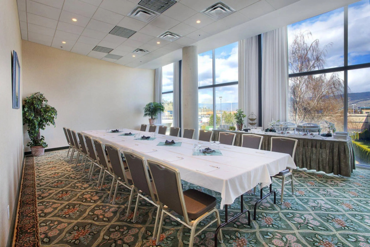 Best Western Plus Kelowna Hotel & Suites photo 28