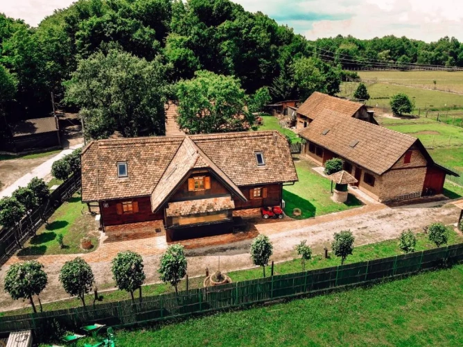 3 Bedrooms Cottage
