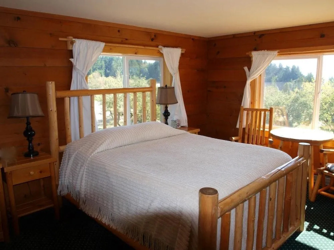 Deer Harbor Inn