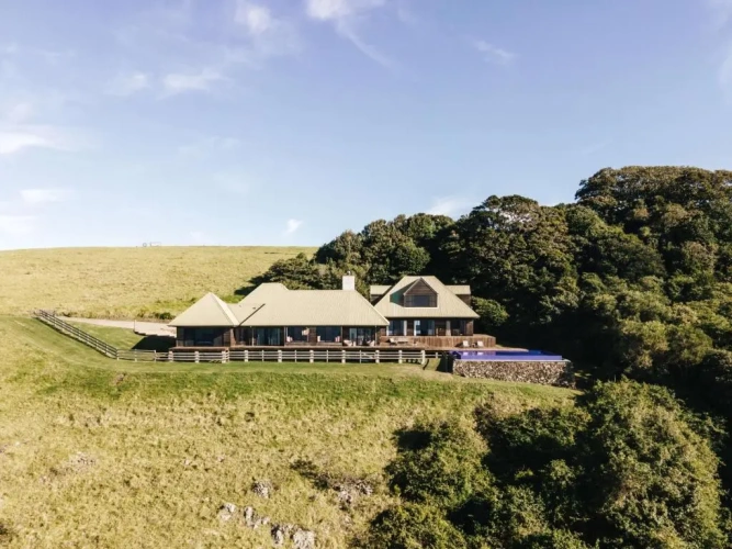 4 Bedrooms Cottage