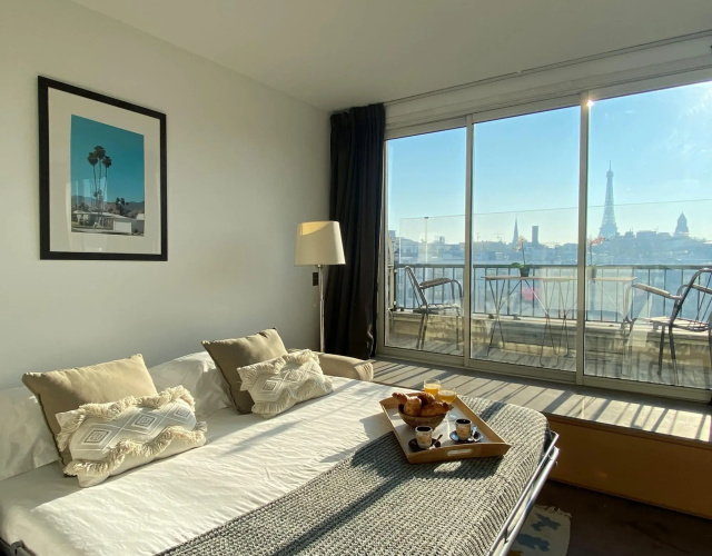 1610B - Stunning studio with Champs Elysées Views!