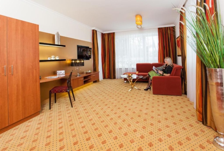 Deluxe Suite