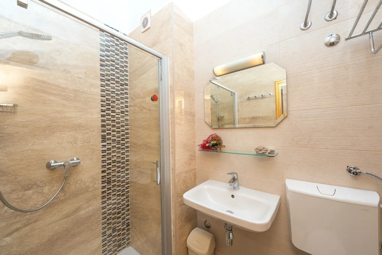 Ivana's Central Suites