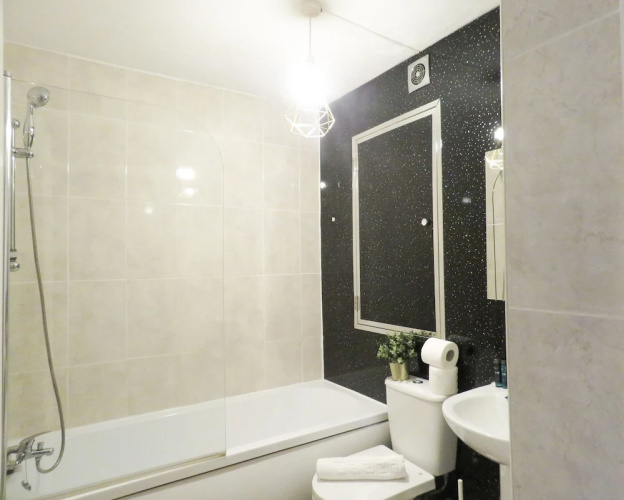 Tudors eSuites Five Ways Terrace Parking