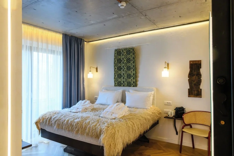 Standard Double room with city view