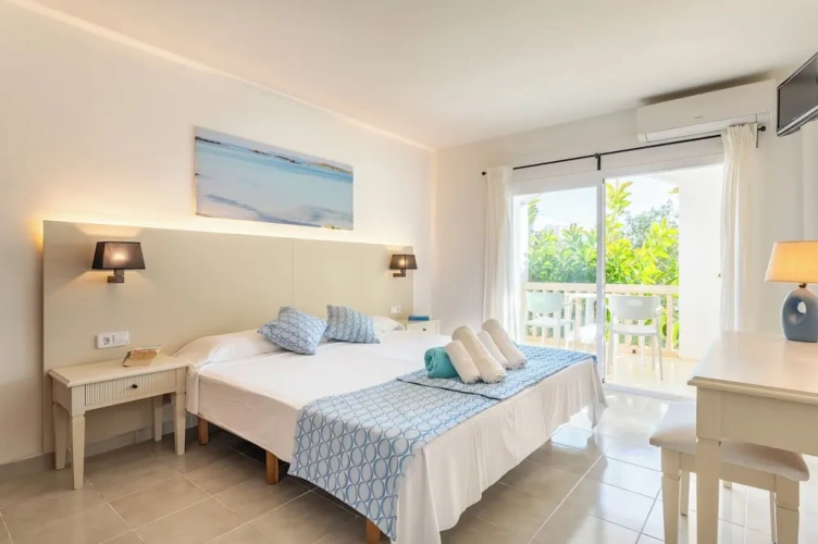 Standard Double room with balcony and with street view