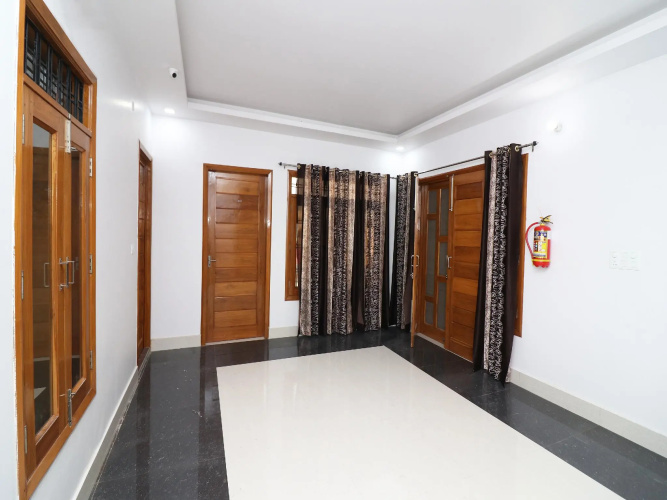 OYO Flagship 26166 Sector 14 Indiranagar