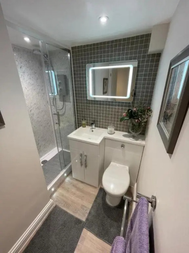 Dancy Mews Over 30's Only apartment