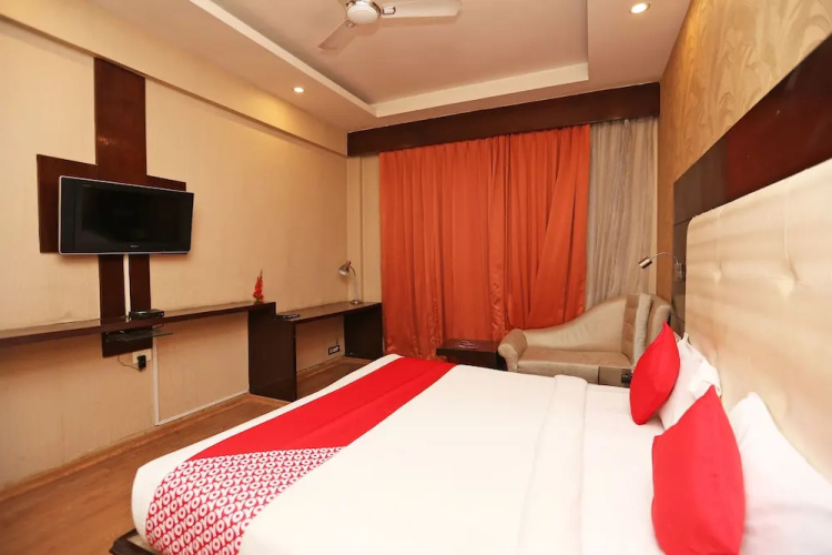 OYO 26932 Rv Homes