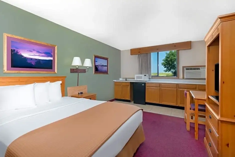 Sextuple Suite