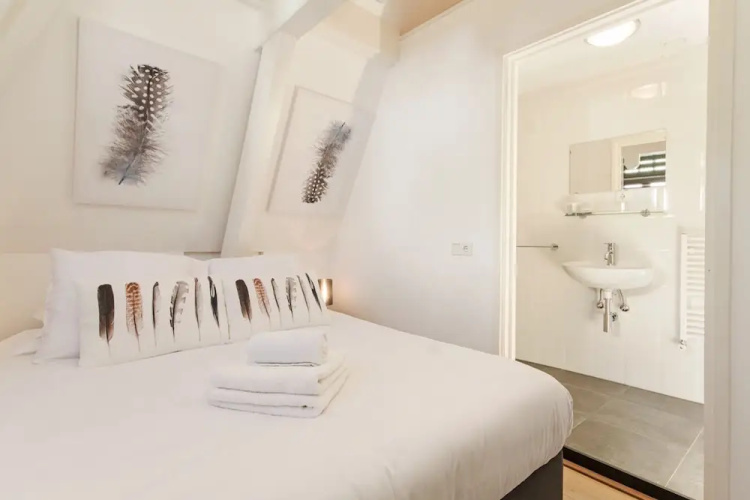 Cozy Castle Apartment