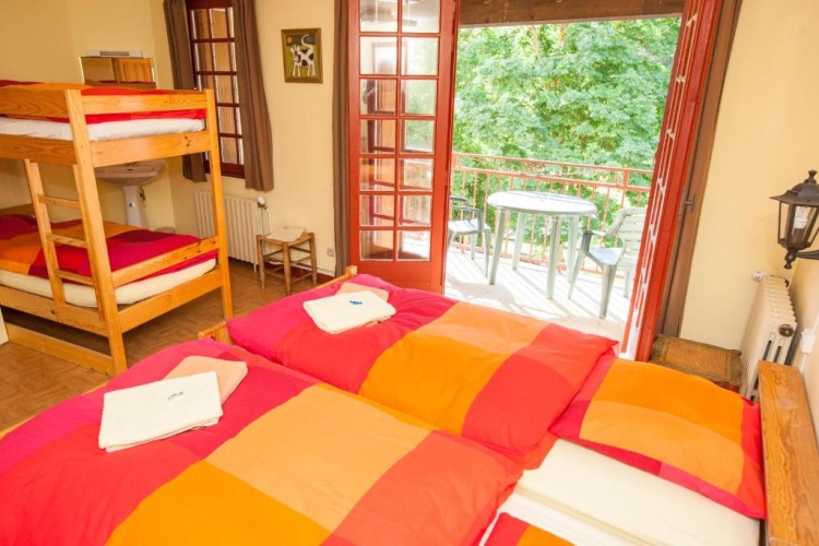 Standard Triple room