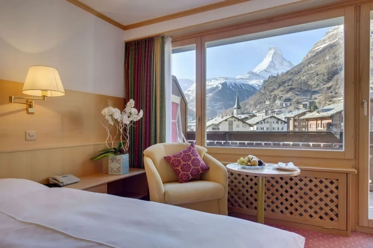 Superior Double room with balcony and with mountain view