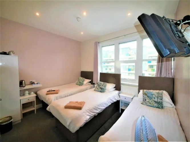 Standard Triple room with sea view