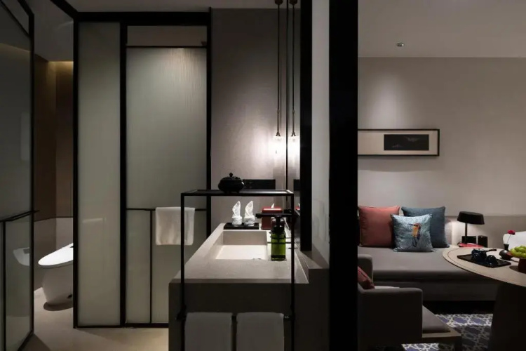 Qianzitong·First Seeing Hotel