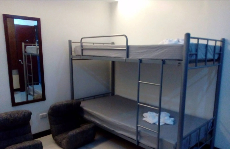 Circle-b Apartelle & Suites