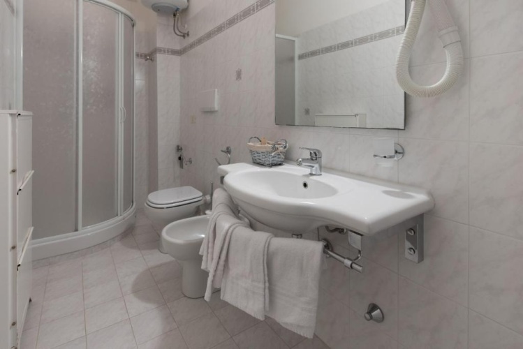 1 Bedroom Triple Apartment with balcony and with sea view
