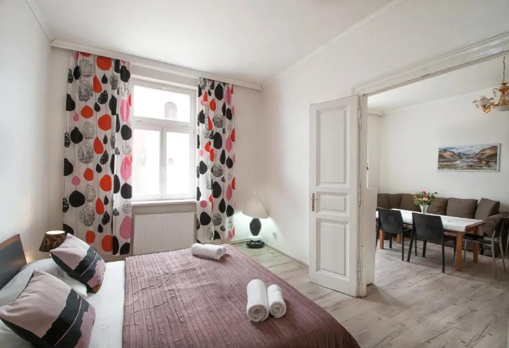 2 Bedrooms Apartment