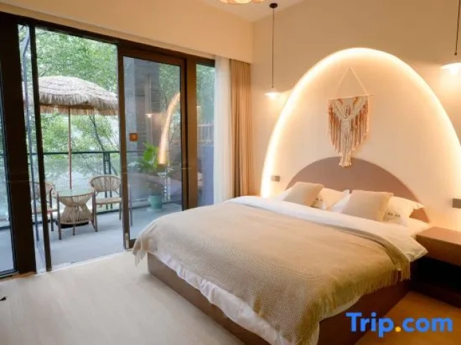 Standard Double room with view