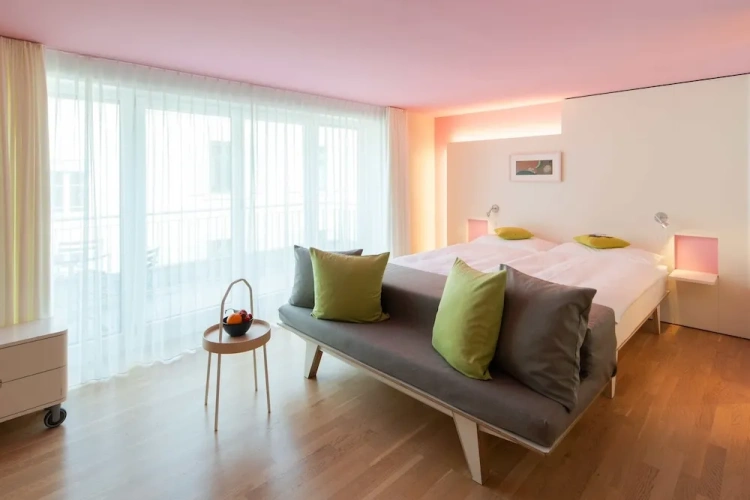 1 Bedroom Standard room with balcony and with courtyard view
