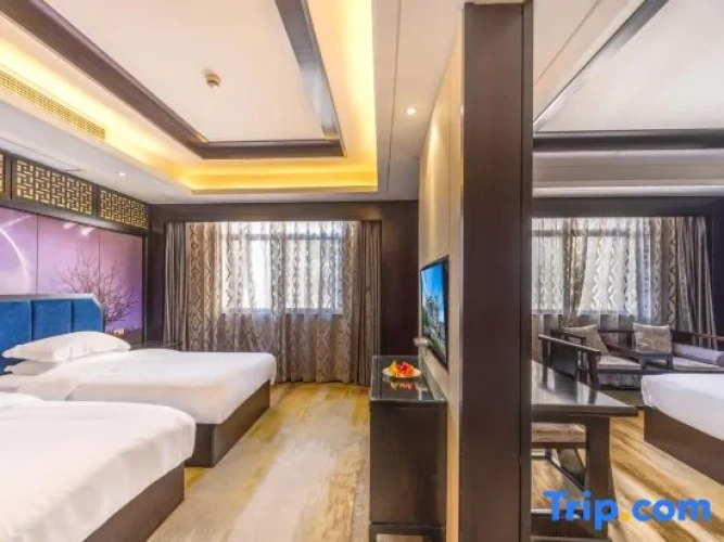 1 Bedroom Suite with view