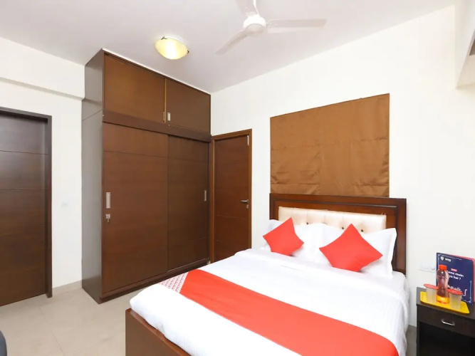 OYO 12368 Day Inn