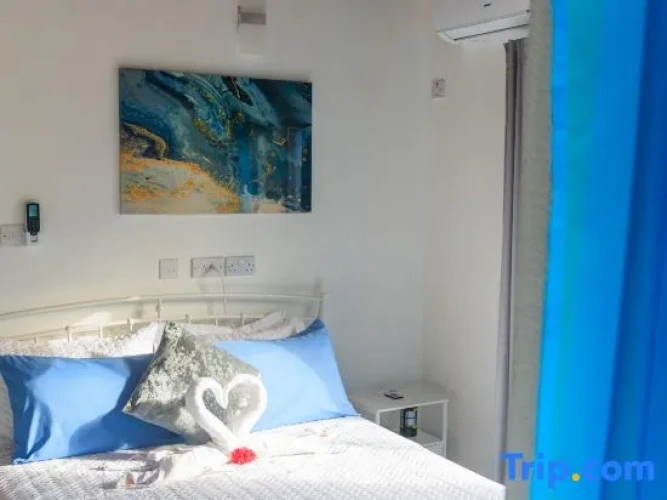 2 Bedrooms Standard Double room with garden view